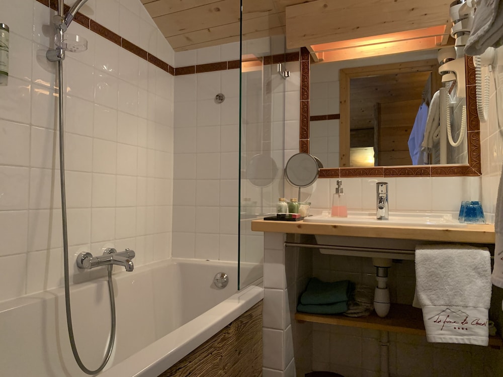 Chalet-Hotel La Ferme du Chozal, The Originals Relais (Hotel-Chalet de Tradition) 67/69