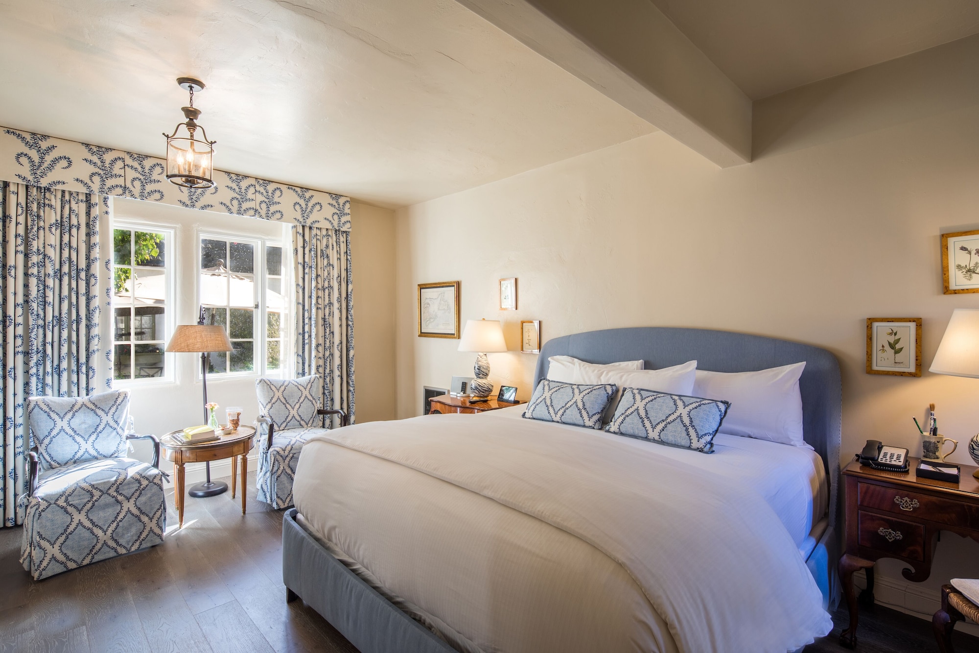 STANDARD, KING BED, COURTYARD AREA