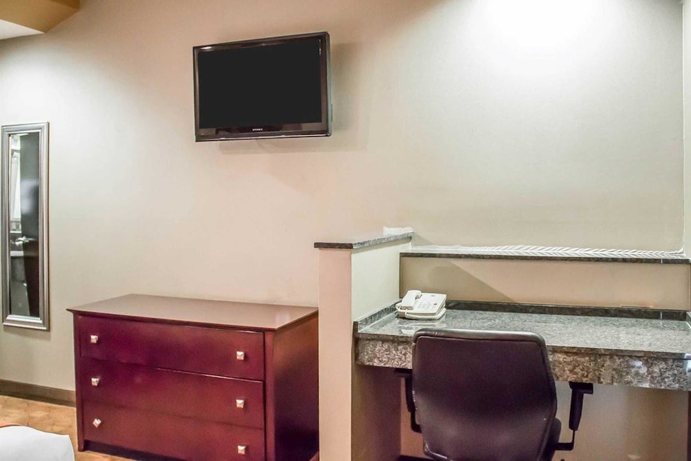Comfort Suites Perrysburg - Toledo South 41/49