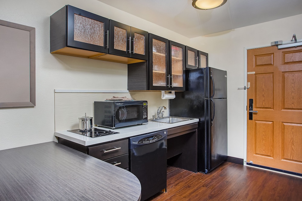 CANDLEWOOD SUITES BOWLING GREEN 42/69