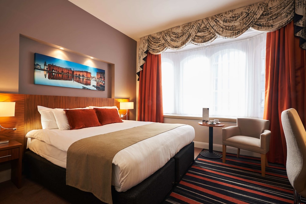 Heywood House Hotel 13/45