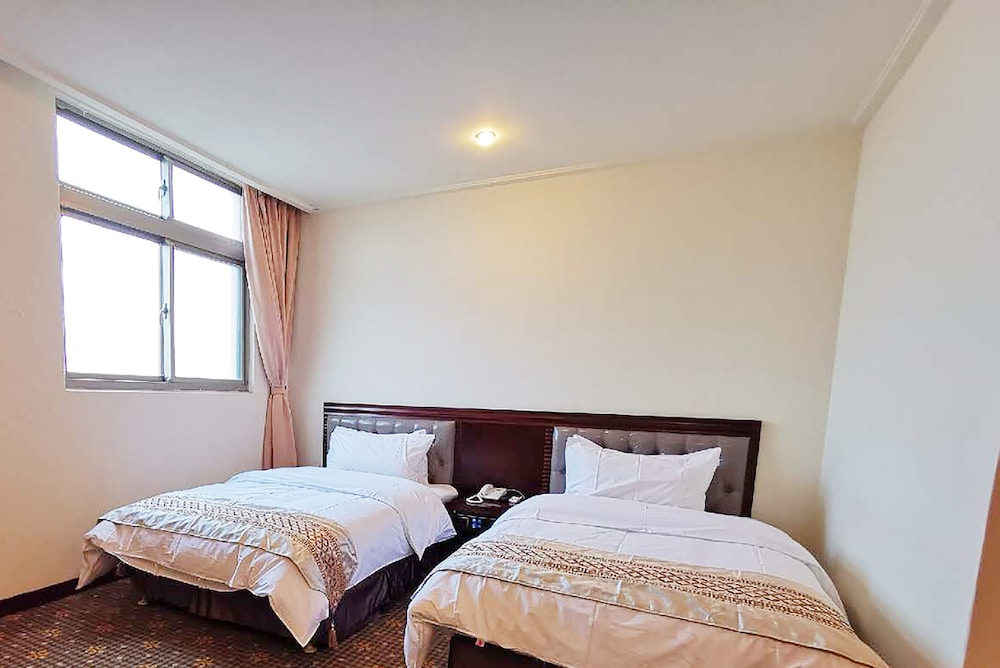 Chang Hong Villa Hotel 12/69