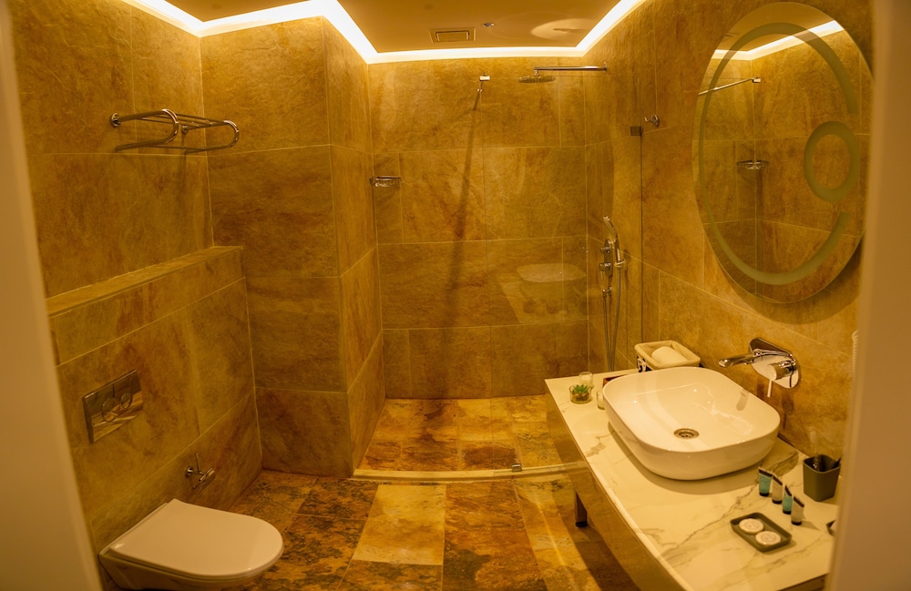 Parkway Inn Hotel Spa 60/62