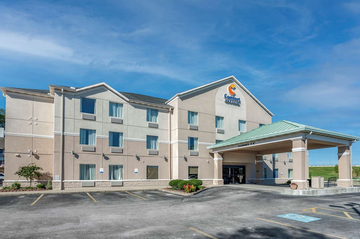 Comfort Inn & Suites Dayton, OH 1/10