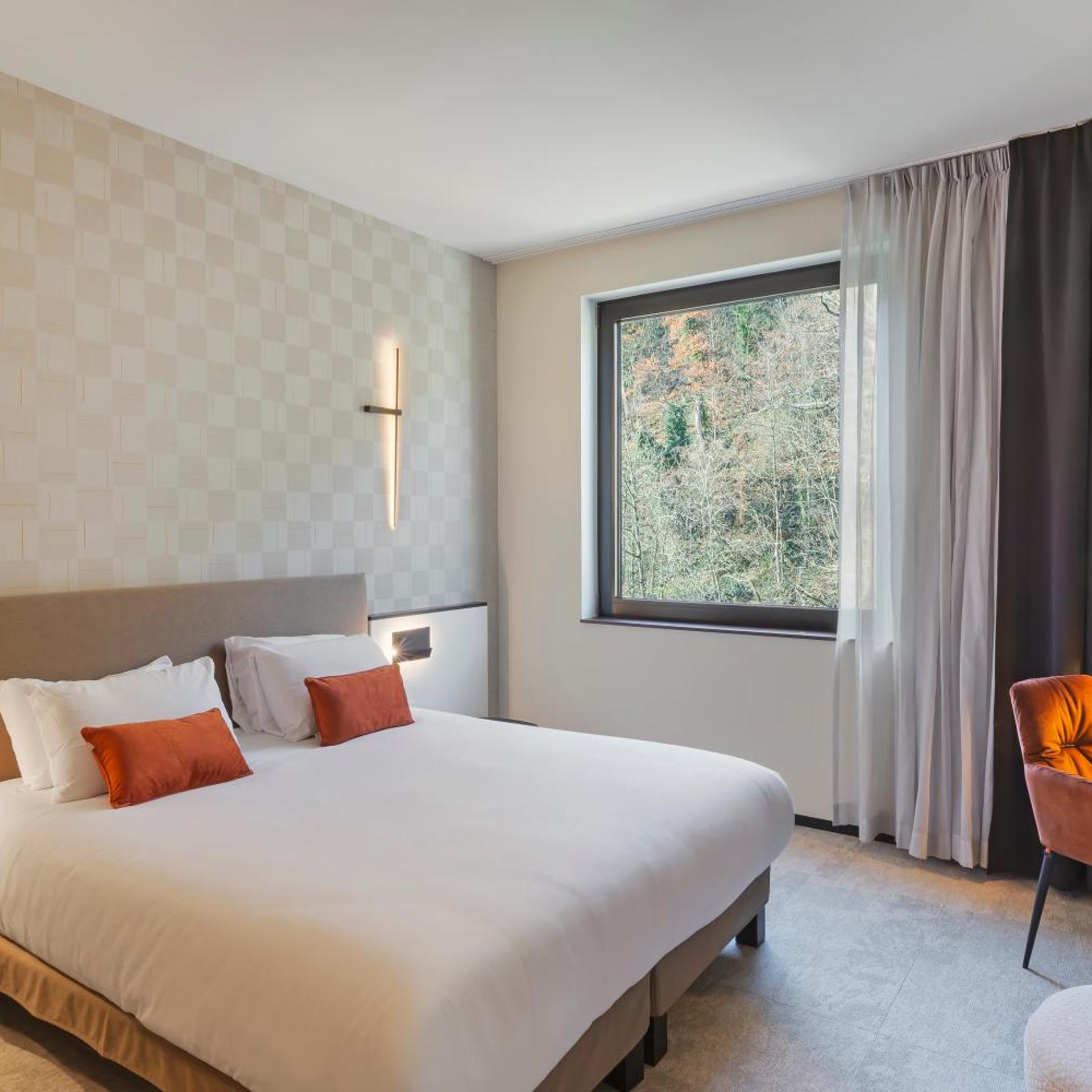 Classic, Double Bed, Forest View