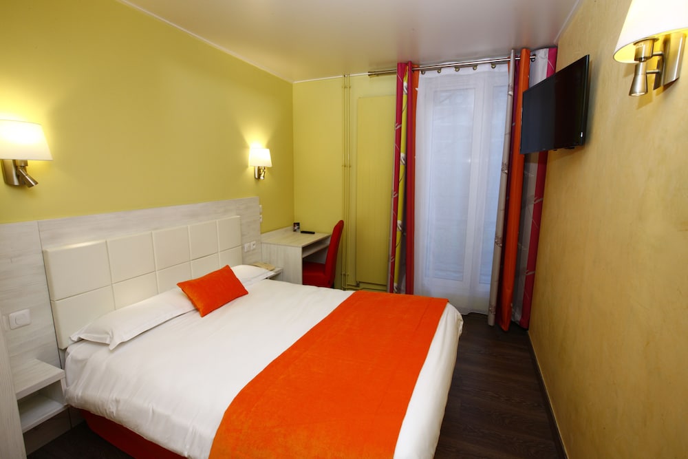 HOTEL SUNNY 22/45