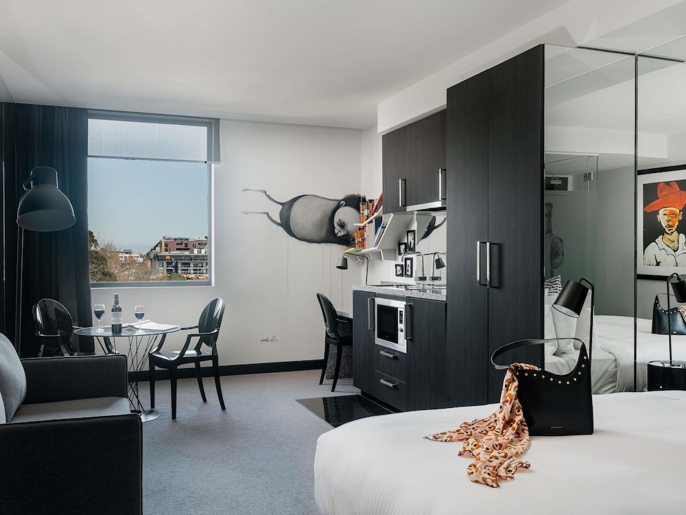 The Cullen Melbourne - Art Series 32/56