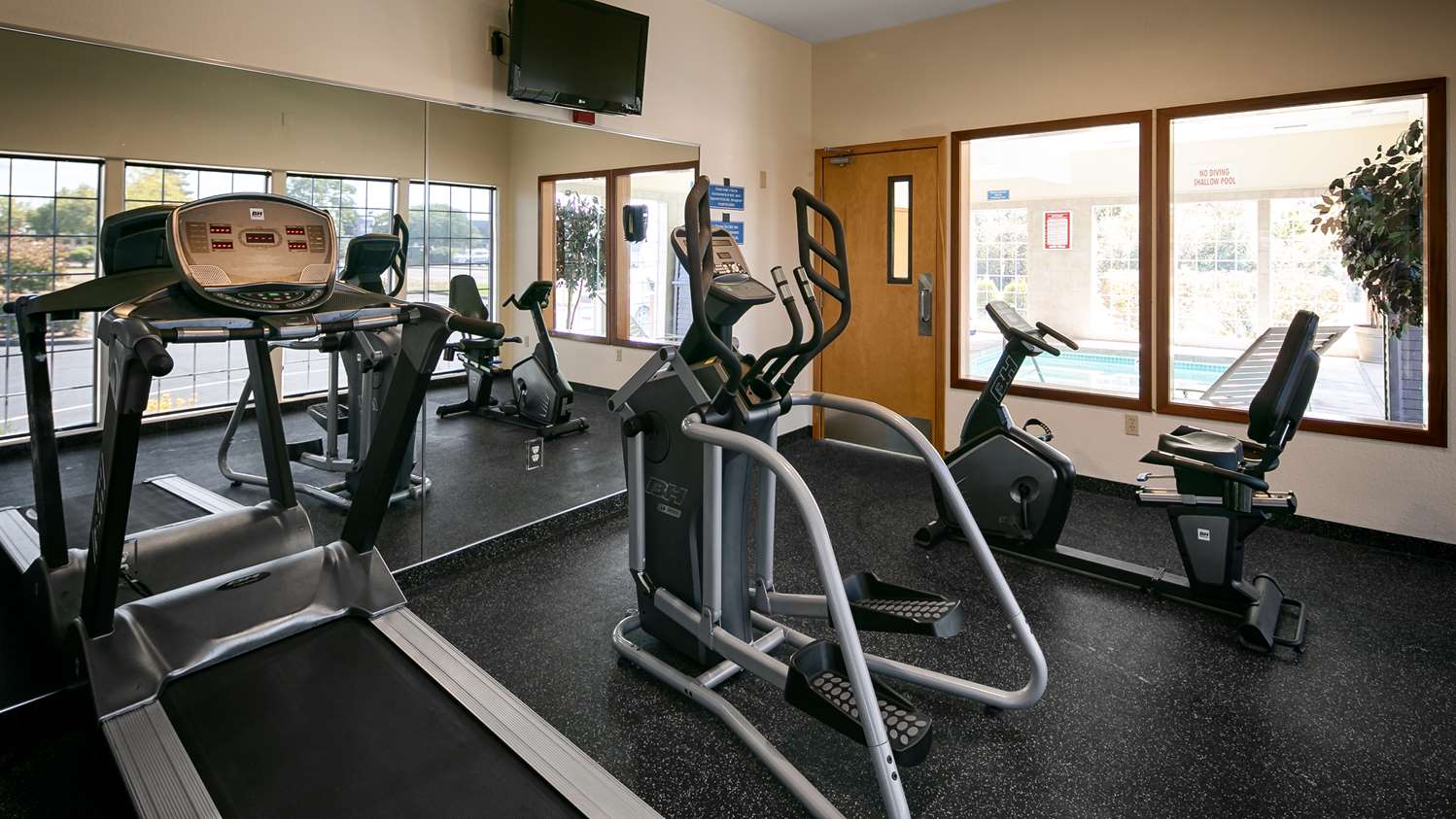 Best Western Dallas Inn & Suites 7/9