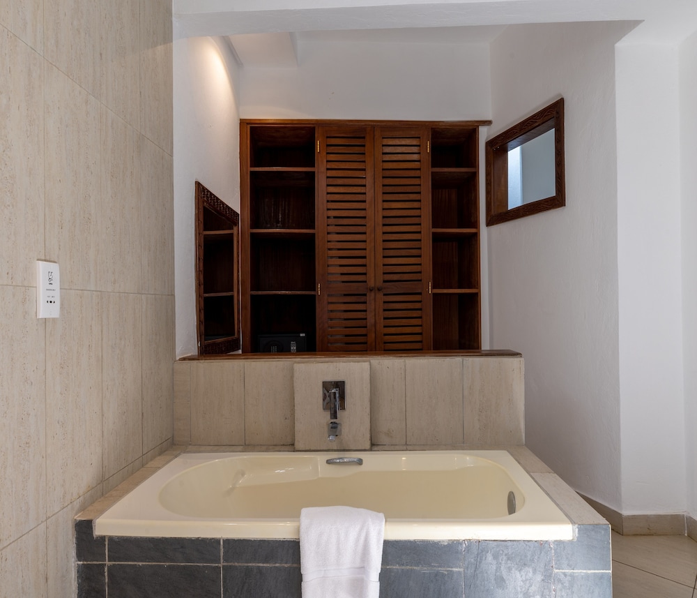 Hillpark Amare Resort 48/50
