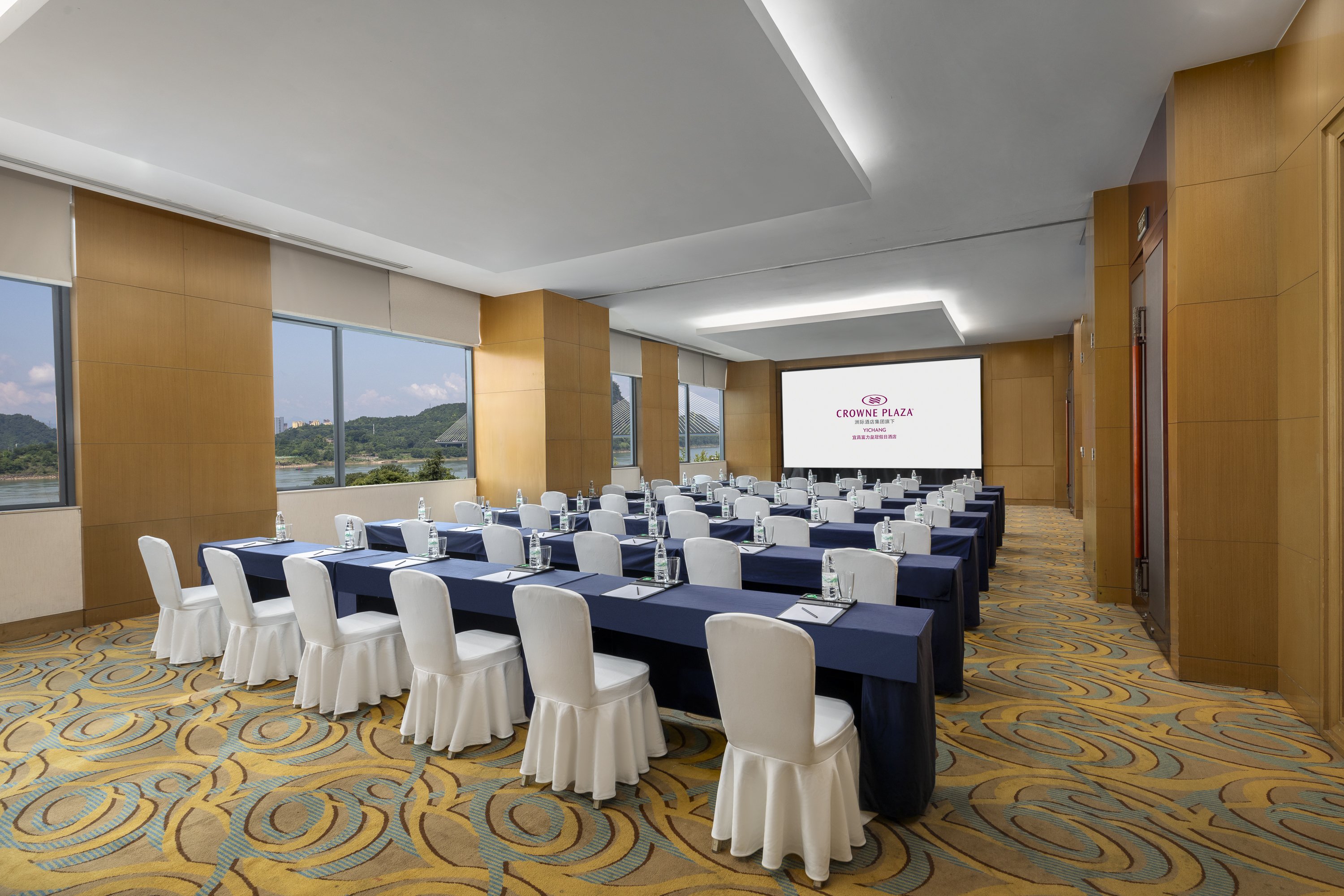 CROWNE PLAZA YICHANG 37/50