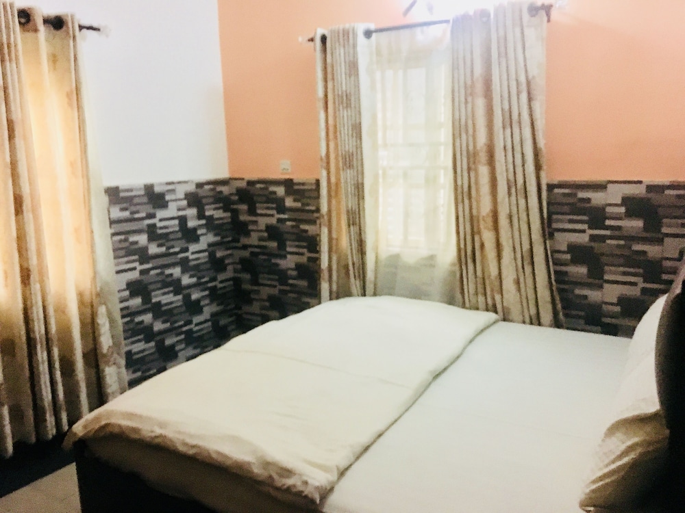 De Man Hotel 5/17