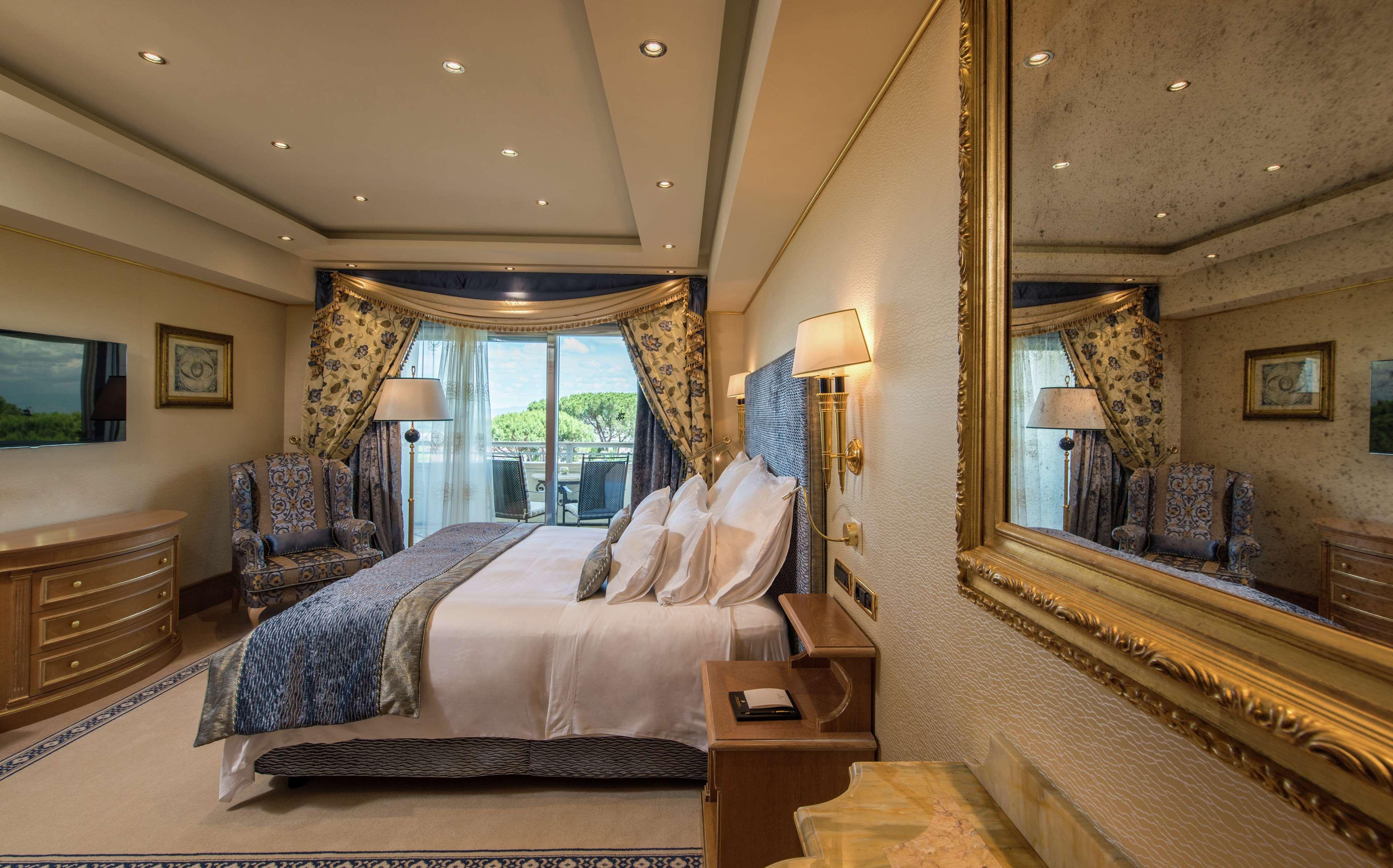 Superior, Suite, Park and Pool View