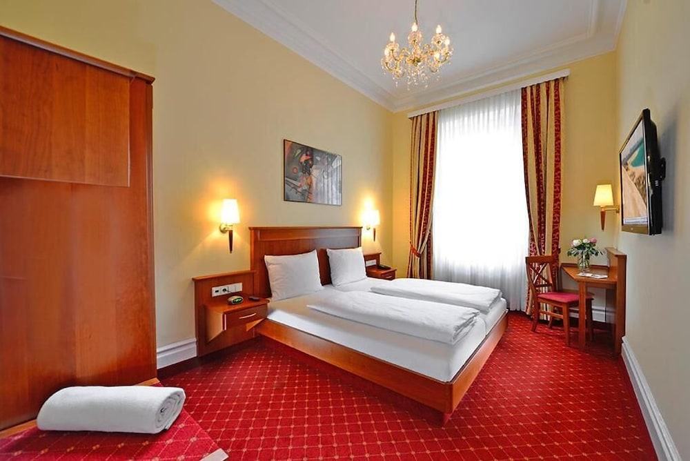 Hotel Schweizer-Hof Baden Baden 5/26