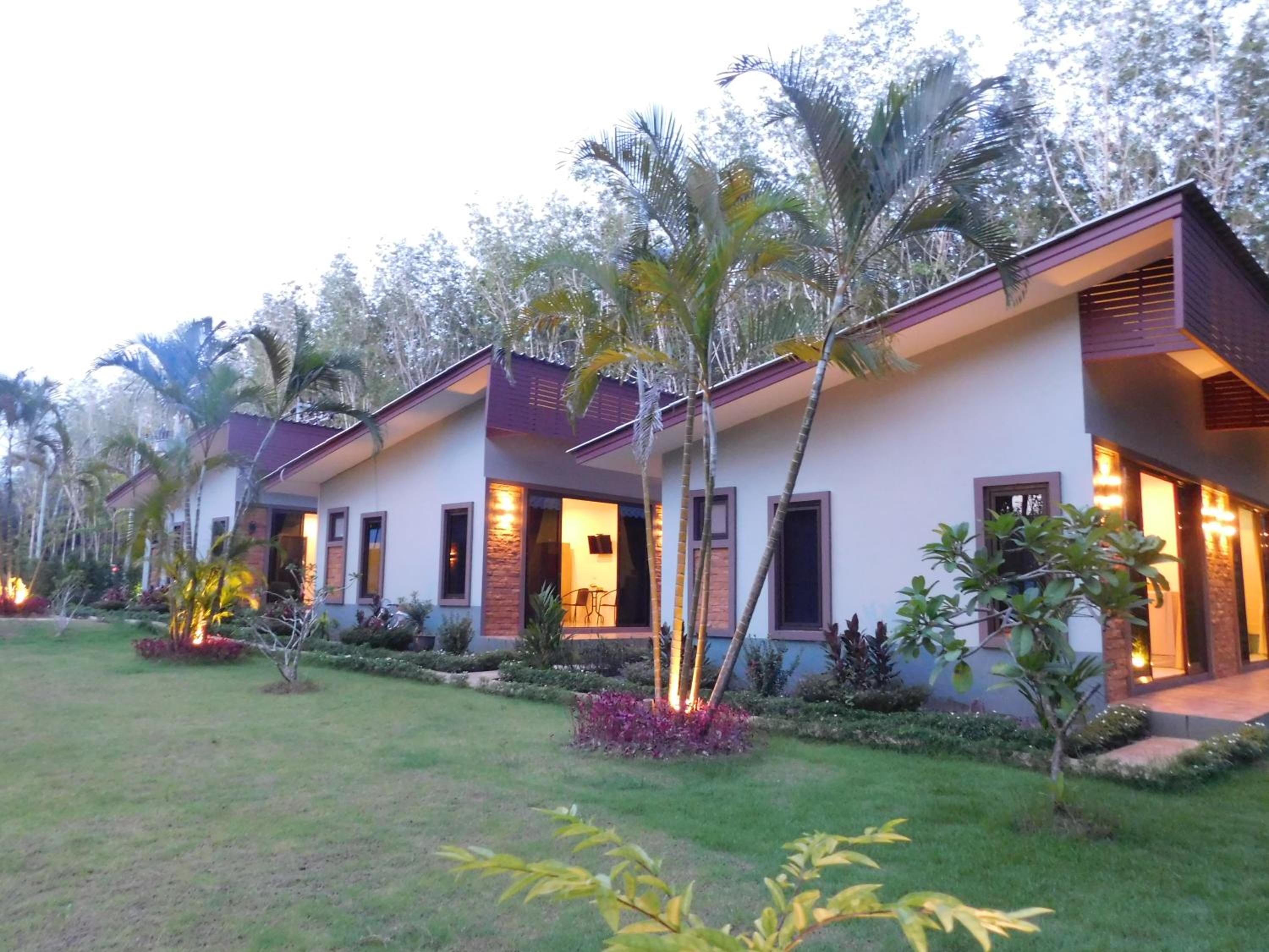 Phuket Sirinapha Resort 3/50