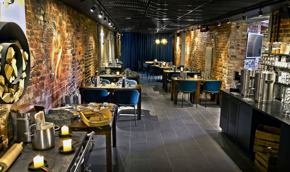 restaurant cafeteria