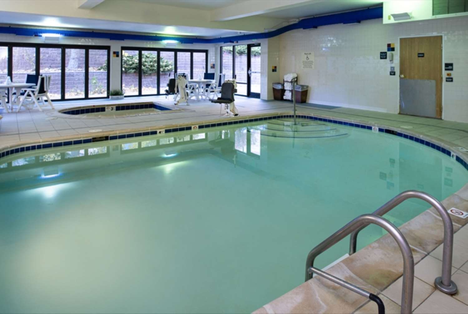 swimming pool spa
