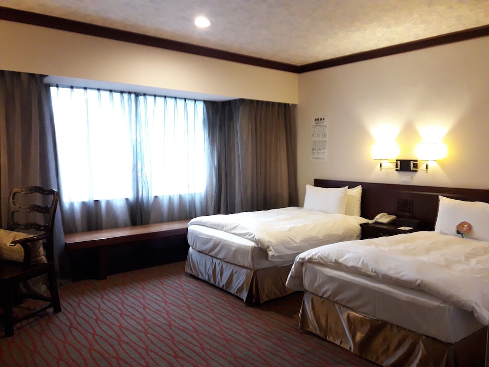 DELUXE, TWIN BEDS