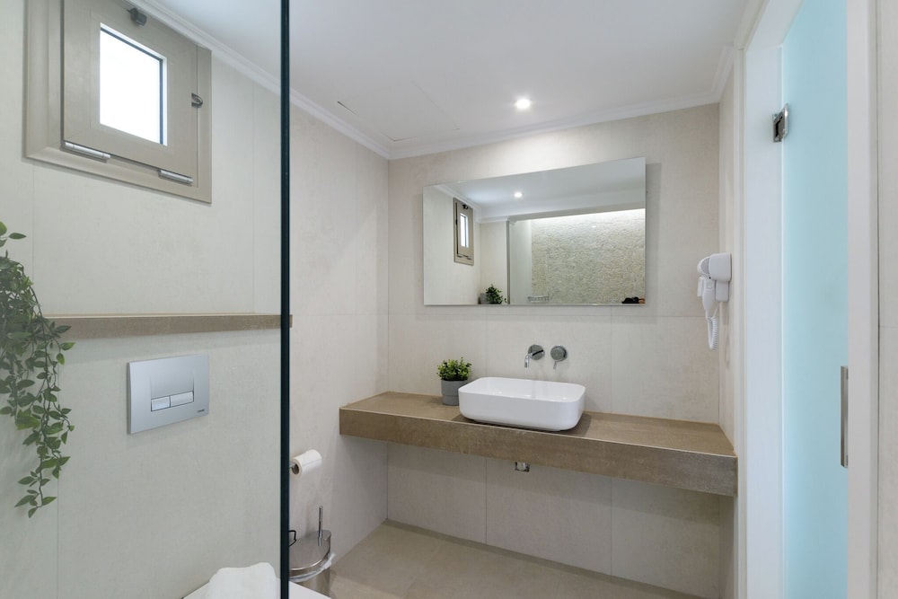 Soleil Rooms & Suites 40/42