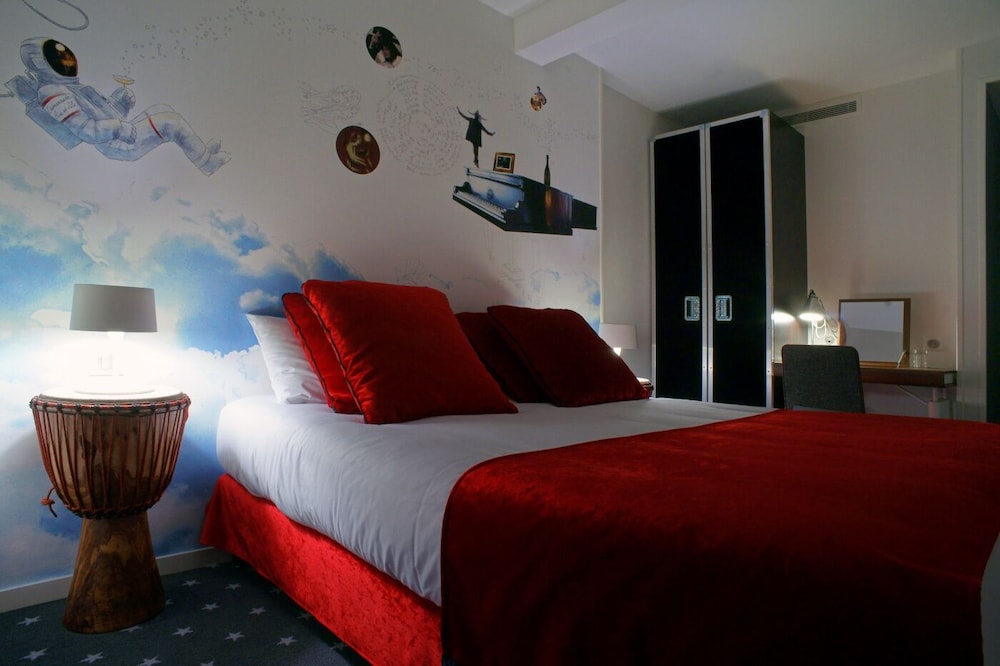 Hotel Du Triangle D Or 26/56