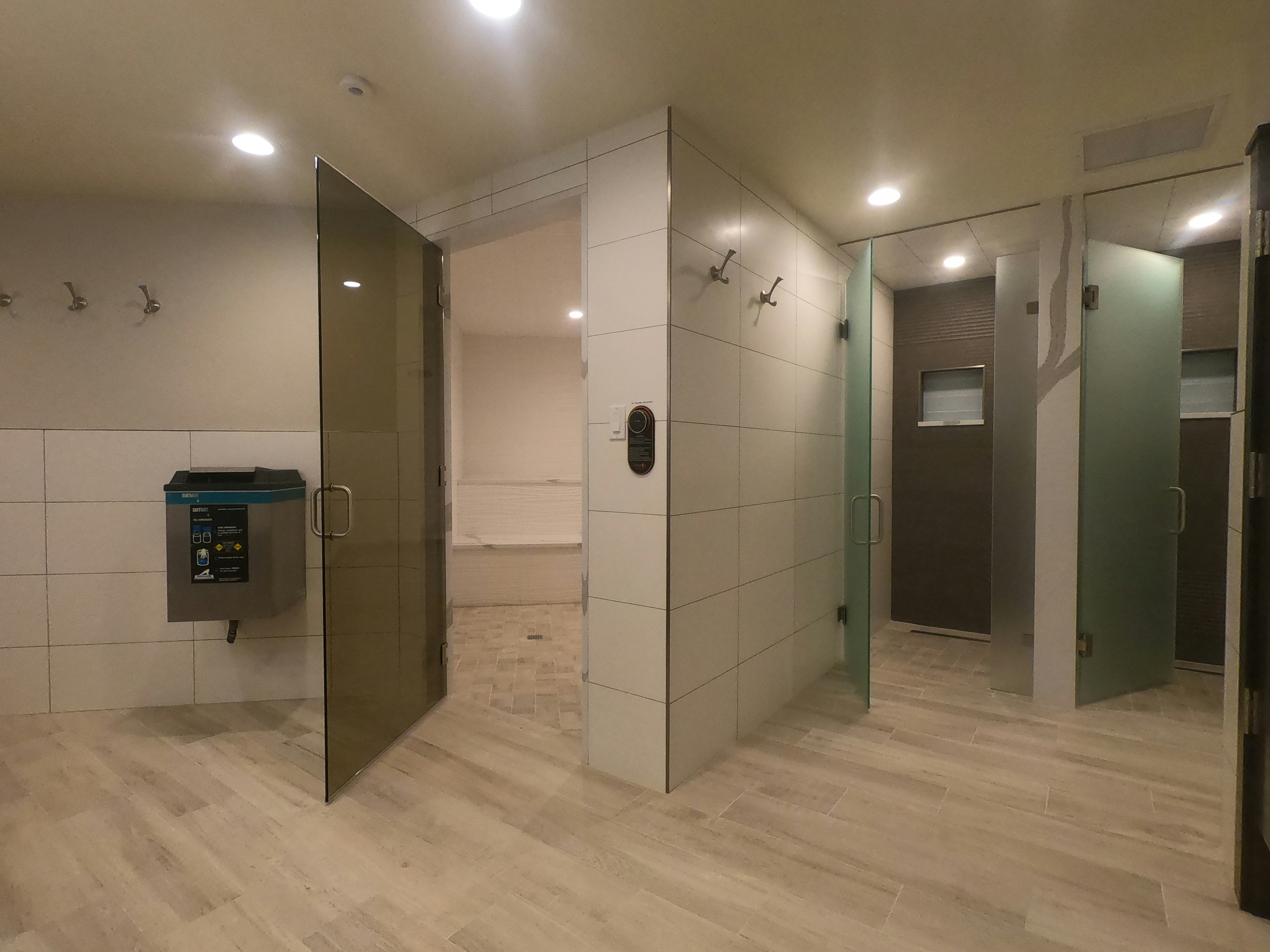 Vail Racquet Club Townehomes And Condominiums 12/38