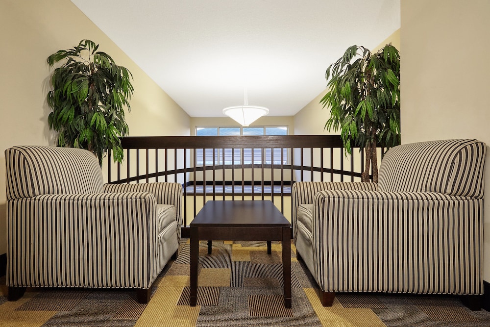 Holiday Inn Express Hotel Suites Pekin Peoria Area 40/62