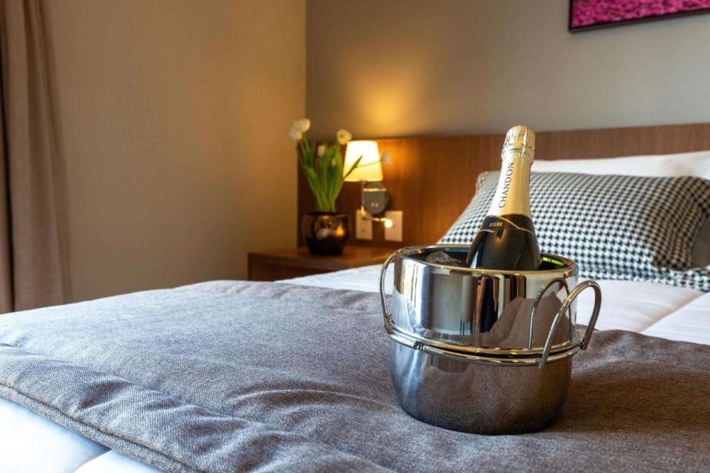 Hotel Royal Tulip Holambra 24/48
