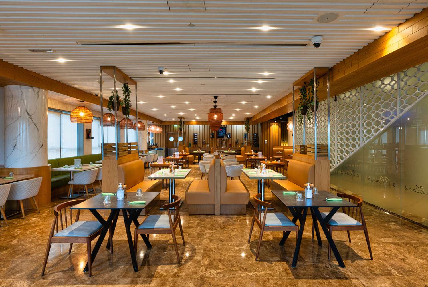 restaurant cafeteria