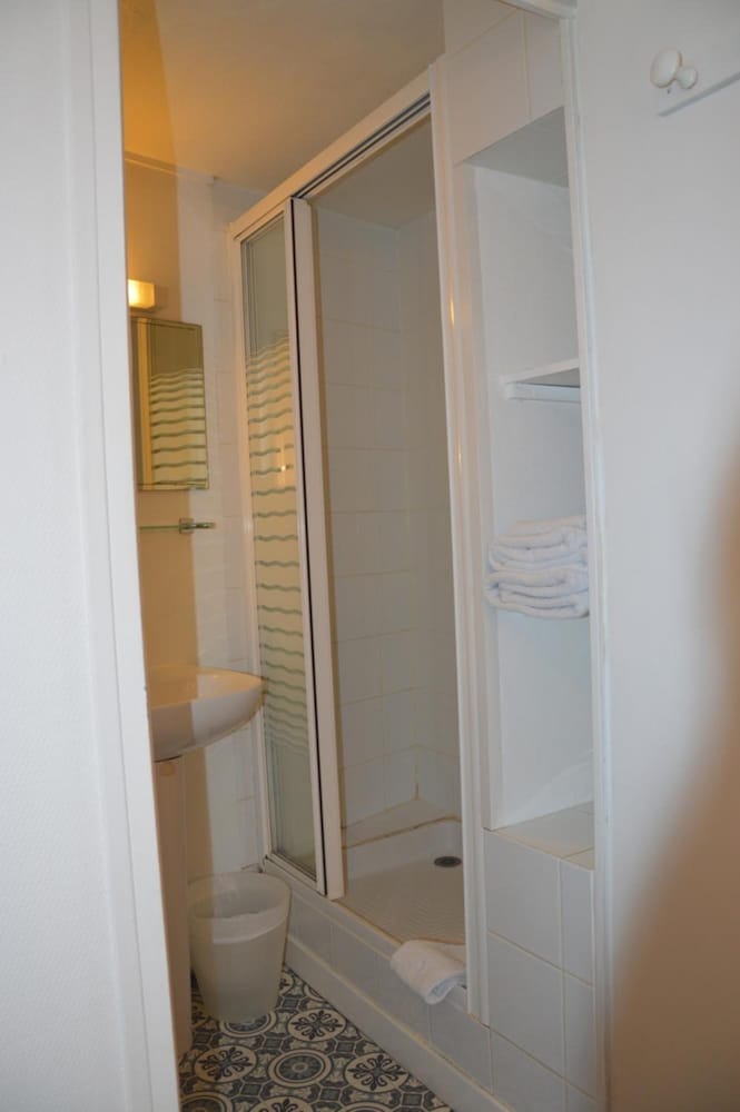 Hotel Victor Hugo 45/45