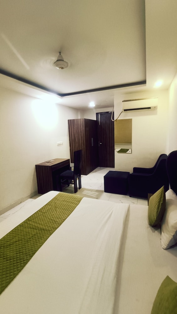 Oyo 10274 Hotel Aamara 35/61