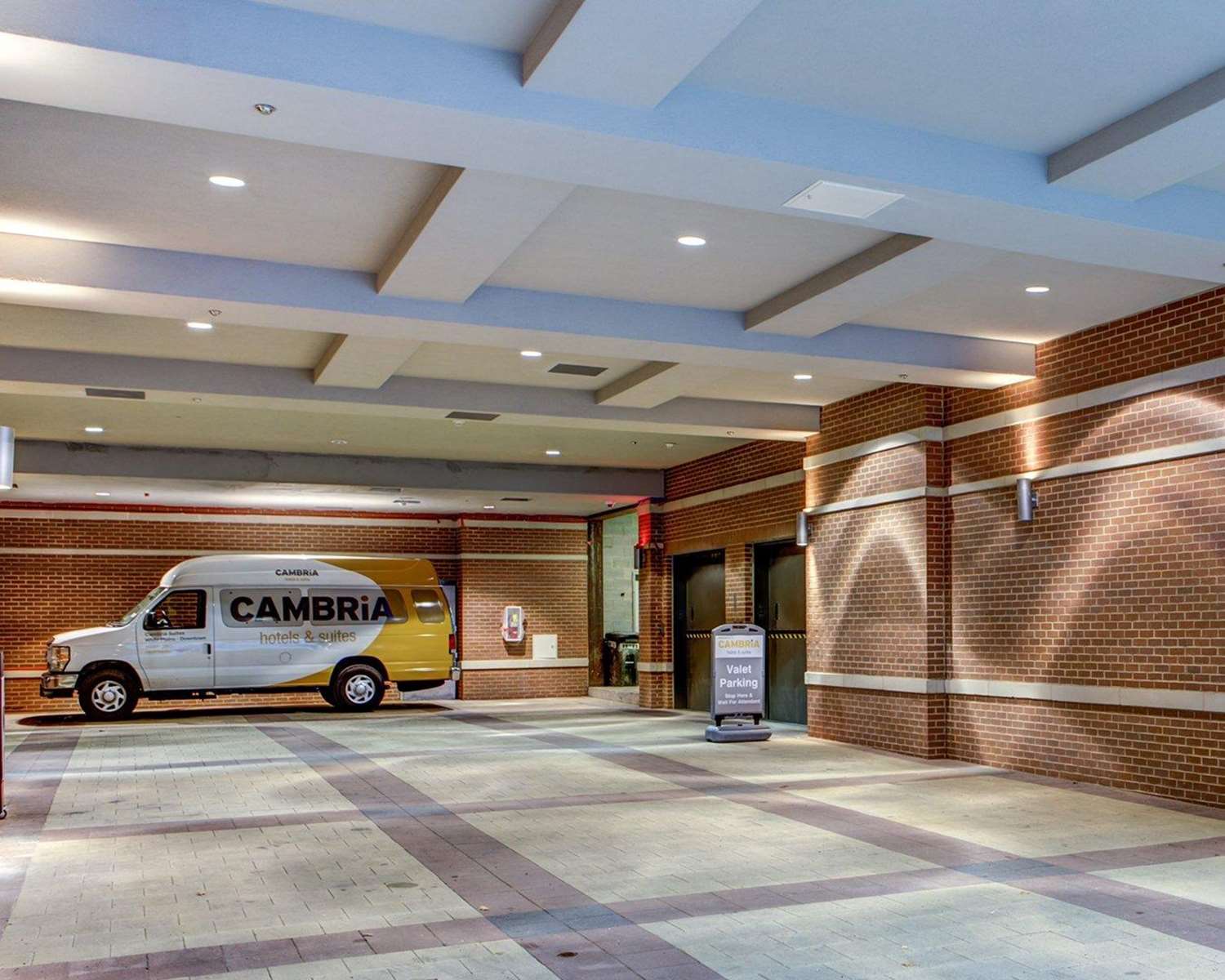 Cambria Suites White Plains Downtown 44/44