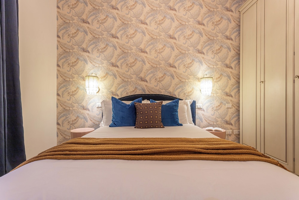 Cozy Flat Near Colosseum 12/48