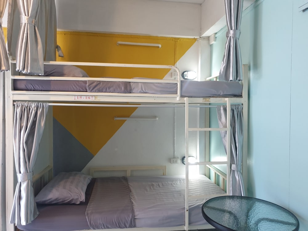 Me U 2 Hostel - Adults Only 26/41
