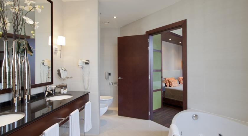 جناح جونيور بسرير كينج، Hotel Barcelona Center 2/2