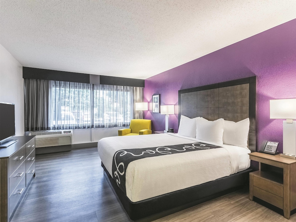 La Quinta Inn & Suites by Wyndham Virginia Beach 9/46