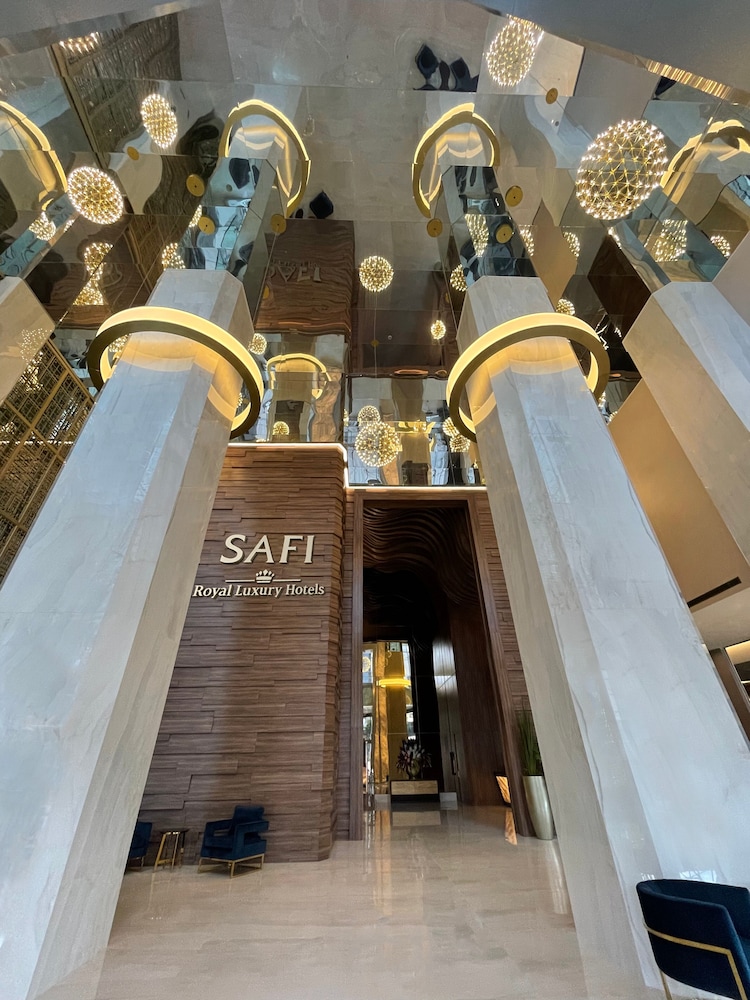 Safi Royal Luxury Metropolitan 20/47