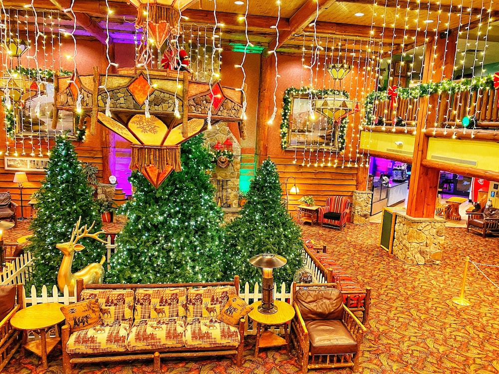 Six Flags Great Escape Lodge Indoor Waterpark 33/50