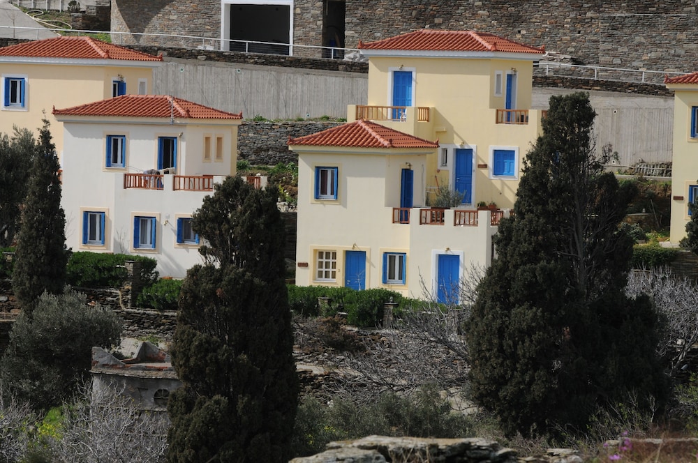 Mainades Maisonettes And Studios 17/23