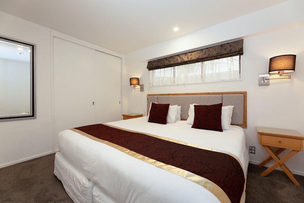 2 BEDROOMS, SUPERIOR, APARTMENT