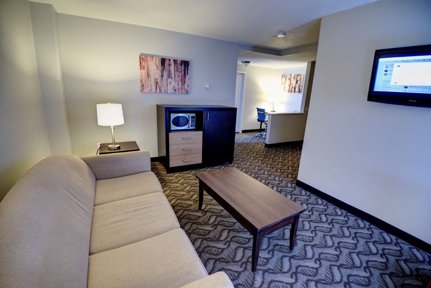 Days Inn by Wyndham Airdrie 20/31