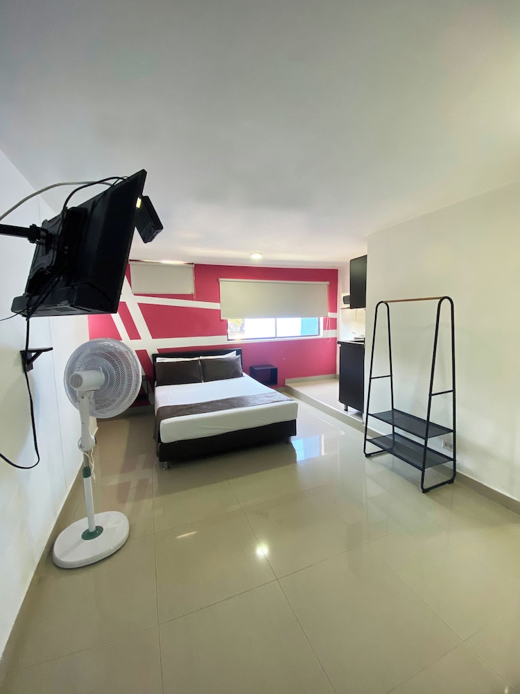 33Hotel 23/47