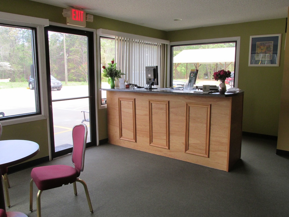 High Falls Hide-A-Way Lodging 2/49