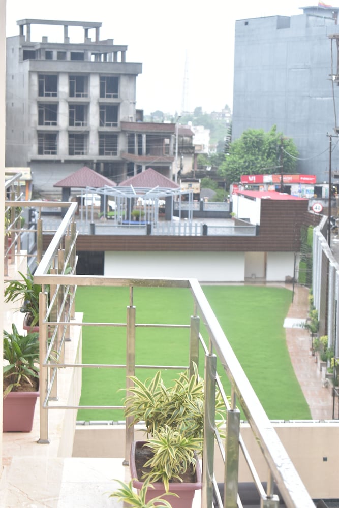 Ramada by Wyndham Katra Station Road 2/50