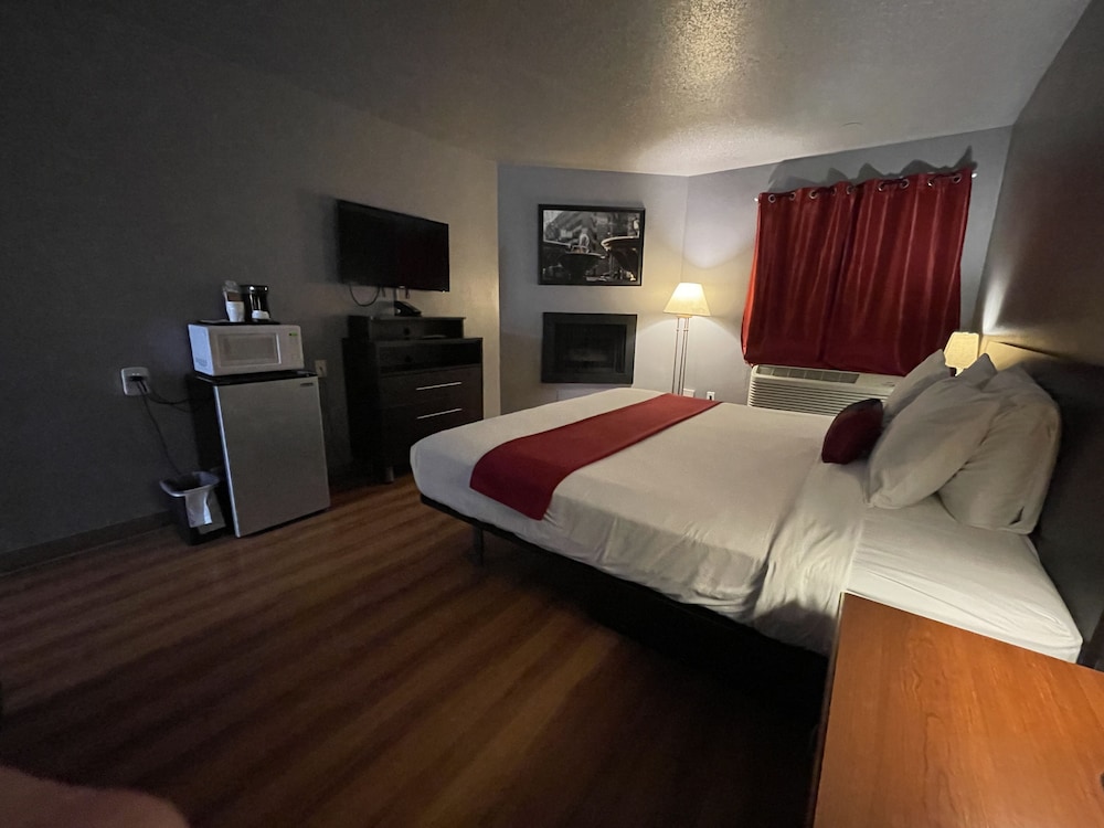 Sunnyside Inn & Suites 25/52
