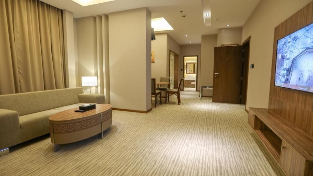 V Boutique Hotel 11/23