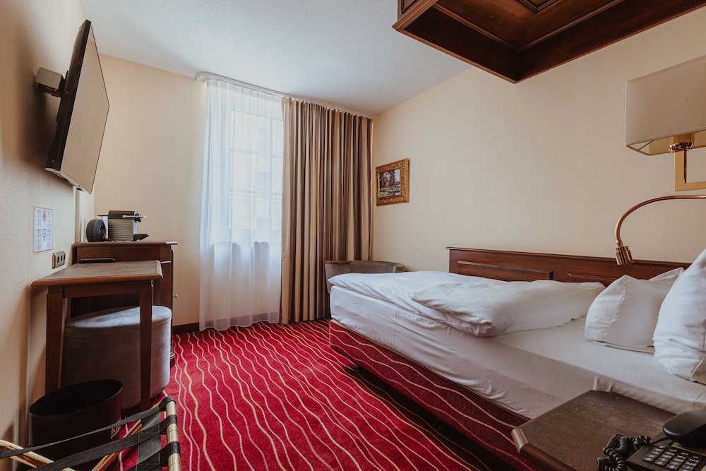 Kings First Class Hotel 34/77