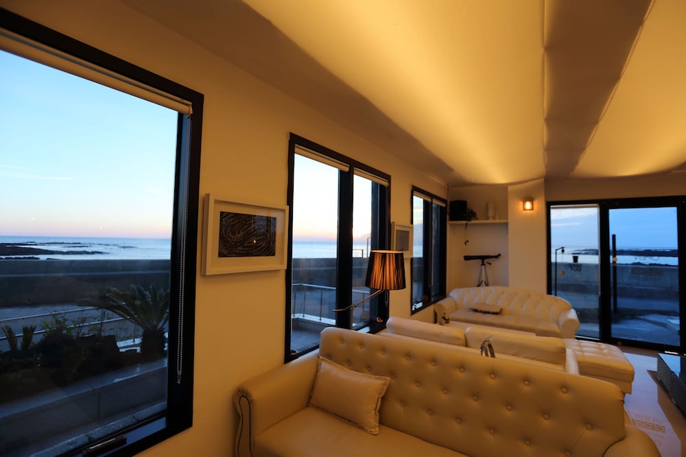 Hotel 52 37/57