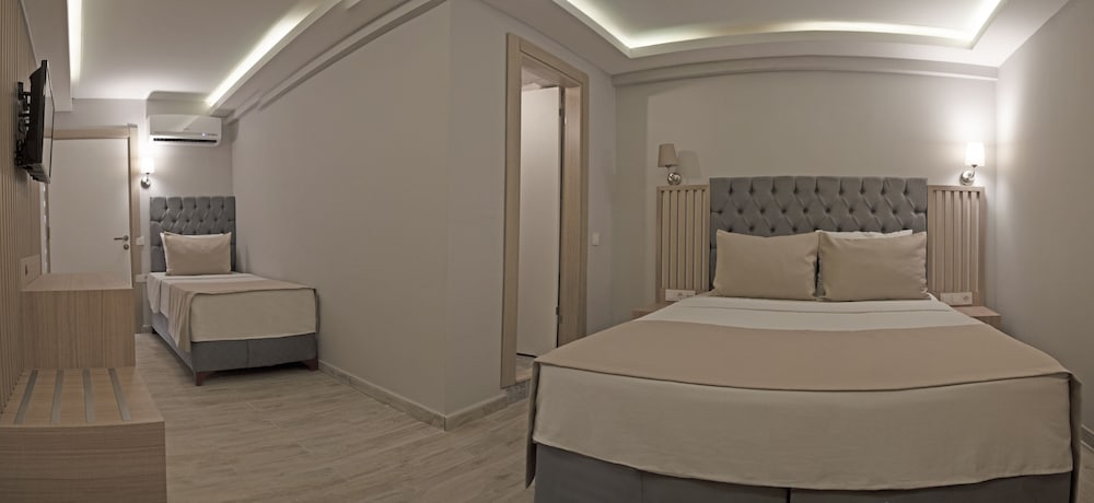 Hotel Bleu Nuit 32/50