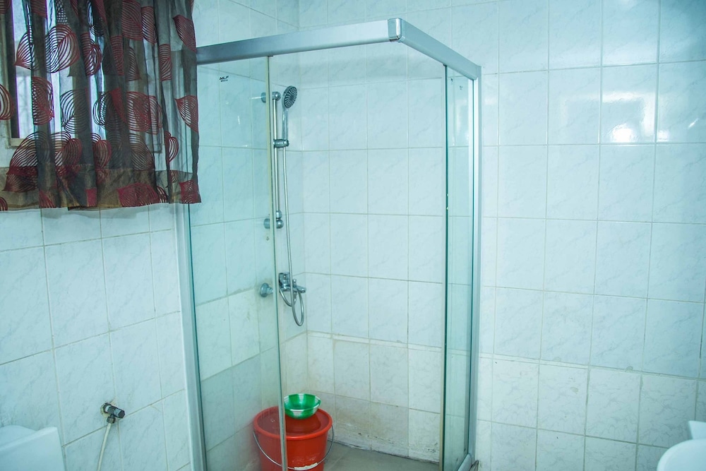 Muriela Hotels 42/45