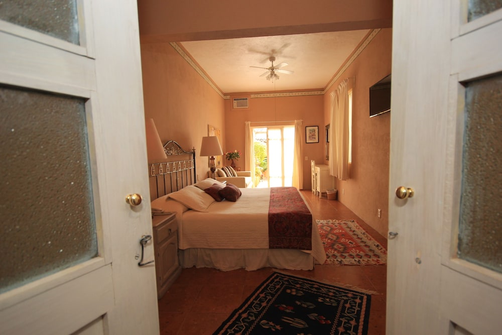 Villa Mirasol Hotel 37/74