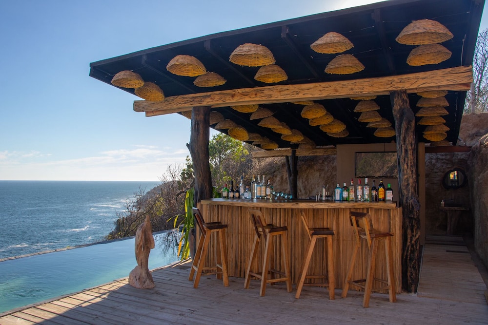 Amore Villas 4/50